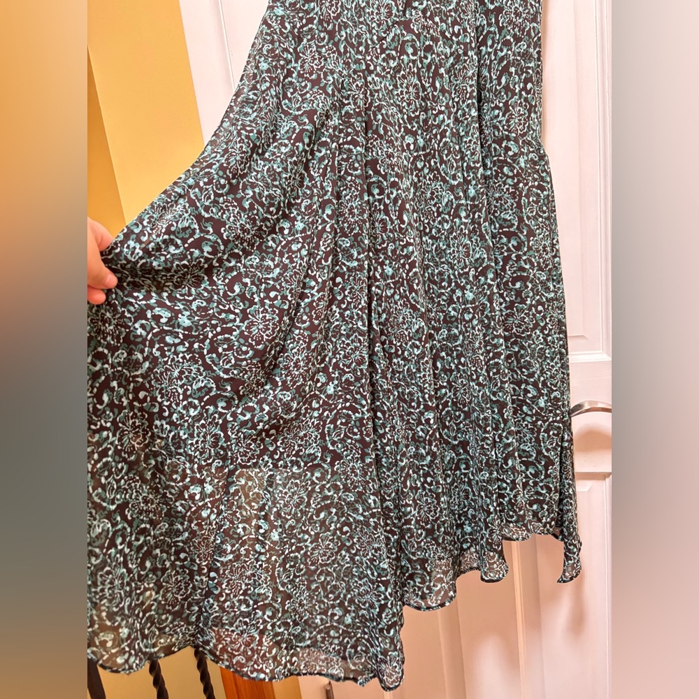 Elegant Brown and Green Patterned Dress - Picture 8 of 11